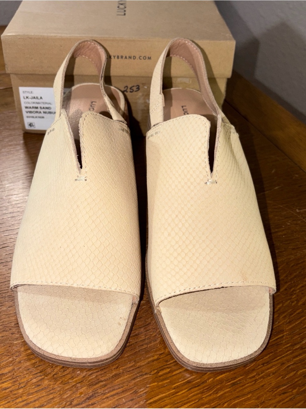 Lucky Brand Women’s Jaila Leather Slingback Sandal Size US 8.5 M Warm Sand Beige